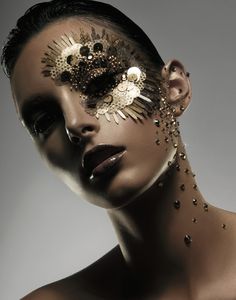 Gold Peacock Artdeco Eyeshadow, Extreme Make-up, Editorial Make-up, Fantasy Make-up, Extreme Makeup, Avant Garde Makeup, Make Up Inspiration, Theatrical Makeup, Beauty Make-up