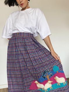 Great traditional skirt summer skirt vintage with pattern and applications midi 90s 80s 🔸Size: 42-44 🔸Material: 100% cotton 🔸Brand: WESTFALENSTOFFE 🔸Dimensions: Total length: approx. 88 cm Waist size: approx. 41 cm (stretchable up to 43 cm) 🔸Condition: very good vintage condition (10/10) You can also find me on Instagram @warmvintagewarm Prices shown are total prices. Sales tax is not shown due to small business status according to § 19 UStG Summer Patchwork Midi Skirt, Patchwork Cotton Midi Skirt, Cotton Midi Skirt With Patchwork, Traditional Pleated Summer Skirt, Traditional Pleated Skirt For Summer, Retro Patchwork Skirt For Summer, Traditional Summer Pleated Skirt, Traditional Full Skirt For Summer, Summer Folk Style Multicolor Skirt