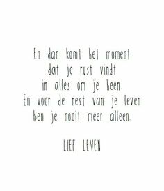 a black and white photo with the words lief levin in german on it