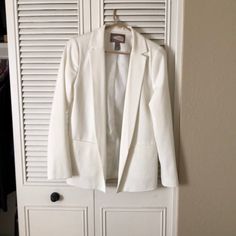 White Blazer. Never Worn Forever 21 Spring Outerwear For Work, Chic White Forever 21 Outerwear, Pink Jacket Blazer, Red Trench Coat, Cropped Blazer Jacket, Forever 21 Jacket, Pink Blazer, Levi Jeans 501, Cropped Blazer