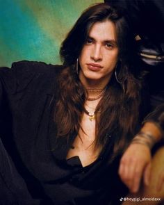 (it Nuno Bettencourt from Extreme for those who don't know) Cool Piercings Men, Very Long Hair Men, Man Hairstyle Long, Nuno Bettencourt 90s, Pretty Men Long Hair, Male With Long Hair, Men’s Long Hair, Long Hair On Men, Guy Drawing Reference