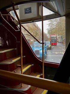 London aesthetic 
Rainy aesthetic 
Gloomy days 
London 
Things to do in London London Flats Aesthetic, London Writer Aesthetic, London Tea Aesthetic, London Bus Aesthetic, London Student Aesthetic, London Flat Aesthetic