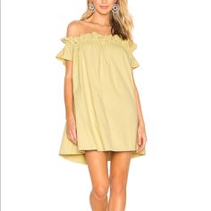 Brand New. Bought Before The Pandemic Hit And Have No Need For It Anymore Because I Bought A Size Up Being Pregnant At The Time. It’s A Beautiful Citrine Color. Perfect Mix Of Yellow And Green! They Call It Celery. Thick 100% Cotton. Has Pockets Smoke Free Pet Free Home! Mustard Knee-length Mini Dress For Summer, Casual Yellow Off-shoulder Dress, Yellow Mini Sundress For Daywear, Yellow Sundress Mini Dress For Daywear, Casual Yellow Off-shoulder Mini Dress, Summer Yellow Off-shoulder Mini Dress, Yellow Off-shoulder Summer Mini Dress, Yellow Off-shoulder Mini Dress For Summer, Yellow Mini Dress For Brunch