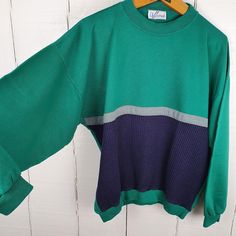 1980s / 90s Emerald Green and navy top  Size L Cotton Mix 80s sweatshirt size large or XL Dimensions: Chest: 120 cm all round Length: 62cm Condition: Very Good Skater T Shirt, Boy Jumper, 80s Sweatshirt, Skate Girl, Skateboarder, Navy Tops, Emerald Green, Halloween Shopping, Sweat Shirt