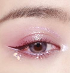 Goal Aesthetic, Pastel Eyeshadow, Haut Routine, Concert Ideas, Cute Eye Makeup, Doll Eye Makeup, Kawaii Makeup, Make Up Inspiration, Korean Eye Makeup