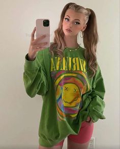 Preppy Sweatshirts, Face Aesthetic, Loren Gray, Preppy Outfits, Smiley Face, Outfits Casuales, Casual Wardrobe