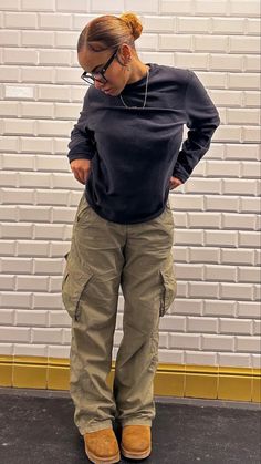 Dark Green Cargo Pants Outfit, Olive Green Cargo Pants Outfit, Olive Cargo Pants Outfit, Grey Cargo Pants Outfit, Cargo Outfits, Black Cargo Pants Outfit, Green Cargo Pants Outfit, Surviving Winter, Green Cargos