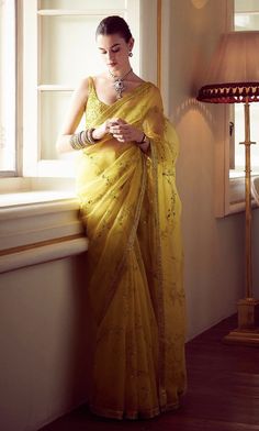 Sarees For Girls, Indian Sari Dress, Eternal Beauty, Indian Saree Blouses Designs, Indian Fashion Saree, Indian Dresses Traditional, Indian Bridal Dress