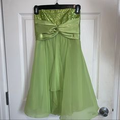 Never Worn Size 1 Elegant Green Dresses, Jessica Mcclintock Dress, Jessica Mcclintock, Green Dress, Strapless Dress, Colorful Dresses, Yellow, Womens Dresses, Green