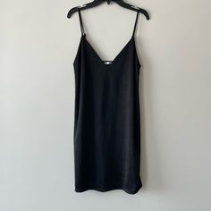 Zara Slip Dress Adjustable Straps Size Small Never Worn! Casual V-neck Slip Dress For Night Out, Casual Black V-neck Slip Dress, Black V-neck Slip Dress For Daywear, Zara Black V-neck Slip Dress, Black Mini Slip Dress For Brunch, Black Midi-length Slip Dress For Day Out, Black Midi Length Sundress, Zara V-neck Slip Dress For Day Out, Zara Black Midi Slip Dress