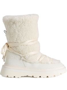 white leather/shearling padded design rear tie fastening branded heel counter round toe branded insole chunky rubber sole Chunky Winter Boots, Padded Boots, Boots White, Ski Boots, Winter Boots, White Leather, Rubber Sole, Shoe Boots, Boots