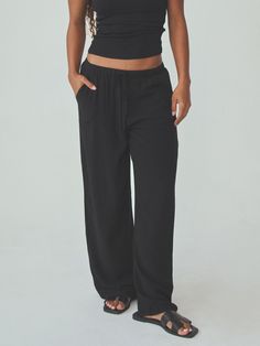 Complete your braless look in our Linen Pants. Designed with a linen-blend fabric, these essential pants are designed with a versatile waistband that can be worn both high rise or mid-rise. Complete with a drawstring elastic waistband, pockets, and relaxed pant legs. Details: Drawstring elastic waistband, relaxed hemline, pockets Fit: Runs big (If you’re in between sizes, we recommend to size down) Fabric: 15% Linen, 85% Rayon **Black Color runs slightly smaller, if you are in between sizes plea Black Linen Pants Outfit, Black Linen Pant, Black Elastic Pants, Thailand Pants, Linen Pants Black, Essential Pants, Linen Pants Outfit, Black Linen Pants, Flowy Pants