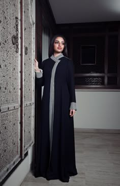 Gaun Tulle, Black Dress Outfit Casual, Abaya Designs Latest, Kaftan Designs, Velvet Dress Designs, Cato Fashion, Mode Abaya, Fancy Dresses Long, Abaya Designs