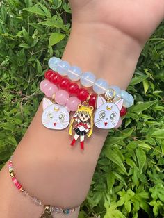 Comes just like picture Sailor Moon Bracelet, Sailor Aesthetic, Moon Bracelet, Bracelet Beaded, Bracelets Jewelry, Alex And Ani Charm Bracelet, Sailor Moon, Arm Band, Cuff Bracelets