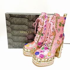 Never Worn, New With Box, Pristine Condition. Platform 2 Inch Heel 5.5 Inch Entire Length 11 Inch White Platform Boots, White Platforms, Rodeo Chic, White Combat Boots, Girls Roller Skates, Floral Combat Boots, Dolls Kill Shoes, Pointed Boots, Vegan Leather Boots