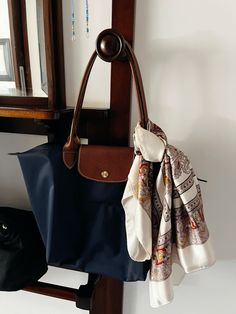 #longchamp #totebagaesthetic #outfitstyle #scarf Bag Scarf, Tote Bag, Fashion Outfits, Pins, Clothes