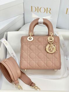 Beautiful Classic Designer Handbags Doir Bags Lady, Abc Dior Bag, Lady Dior Abc Bag Outfit, Lady Dior Colors, Dior Abc Bag, Lady Dior Aesthetic, Lady Dior Abc Bag, Abc Lady Dior, Tas Dior