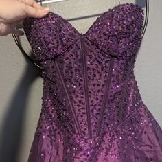 Beautiful Strapless Sequined Short Dress With Tulle. Purple Tulle Dress Short, Purple Tulle Dress, Tulle Dress Short, Purple Tulle, Sequin Dress Short, Dresses Fancy, Dress With Tulle, Classy Clothes, Pretty Prom Dresses