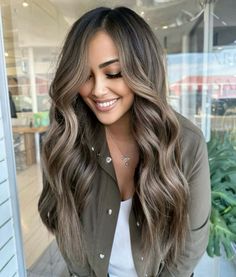 Hair Color Trends For Brunettes, Dark Balayage, Brunette Balayage, Summer Hair Color, Hair Inspiration Color, Hairstyles For Round Faces, Trends 2024, Summer Hair