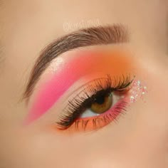 Glitter Inner Corner Eye, Inner Corner Eye Makeup, Corner Eye Makeup, Makeup Hooded Eyes, Cut Crease Makeup Tutorial, Eye Makeup Glitter, Christmas Eyeshadow, Eye Makeup Cut Crease