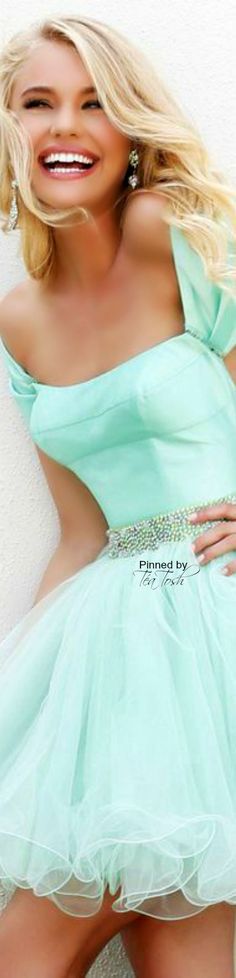 Christmas Pallets, Mint Tone, Mint Christmas, Mint Fashion, She's A Lady, Minty Fresh, Color Aqua, Green Mint, Sherri Hill Dresses