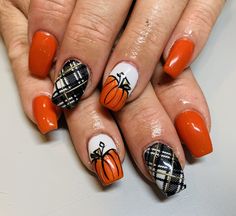 Scarecrow Nail Art, Harvest Nail Designs, Holloween Nails 2022, Pumpkin Nail Art Fall, Scarecrow Nails Designs, Scarecrow Nails, Thanksgiving Nail Designs Fall, Fall Pumpkin Nails, Fall Themed Nails