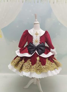 - This Christmas dress, inspired by Santa Claus, which we designed from silvery special woven velvet, is made entirely of quality fabric,    lace and accessories.. Package includes 1 dress and 1 cloak. - There is 1 piece of hat-like hair accessory..it is sewn in the dimensions you want..if you can't find the size you want, just send us a    msg.. - Girl's Santa Claus Dress ,Christmas Dress ,Girl's Mrs Claus Dress, Christmas outfit, Baby Girl Santa Outfit, Toddler Girl Santa Dress,     Cloak - Yo Girls Santa Dress, Mrs Claus Dress, Dress Christmas Outfit, Santa Claus Dress, Toddler Modeling, Santa Dress, Outfit Baby Girl, Santa Outfit, Hoop Skirt