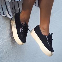 Superga 2790 Linea Up Down Navy - Superga - Flatforms - Superga Footed Leggings, Superga Sneakers, Simple Sandals, Street Shoes, Fresh Kicks, Trainer Sneakers, Sperry Sneaker, Alexa Chung, Shoe Obsession