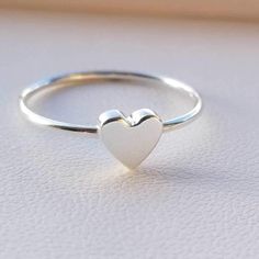 Jewellery Aesthetic Pretty Silver Rings, Silver Summer Jewelry, Silver Jewelry Aesthetic Rings, Cute Rings Silver, Cute Silver Rings, Silver Ring Aesthetic, Silver Jewellery Aesthetic, Jewels Galaxy, Silver Rings Aesthetic