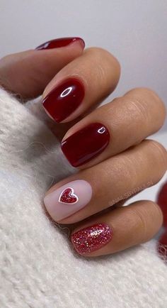 Valentine Manicure Short Nails, Valentine’s Nails Red, Valentine’s Day Dip Nail Ideas, Valentines Day Nails Maroon, Valentine Nails 2024 Trends, Fall Nails With Hearts, Valentines Nail Art Designs Heart Simple, Valentine Short Nail Designs, Low Key Valentines Nails