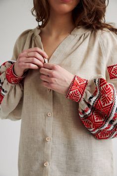 Modern Blouse, Kurti Styles, Ukrainian Vyshyvanka, Modern Tops, Ukrainian Embroidery, Womens Blouses, Embroidery Fabric, Peasant Blouse, Power Point