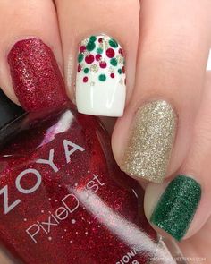 30+ Swoon-Worthy Christmas Nails You Just Cannot Miss! Nails Pointy, Nails Disney, Nails Ombre, Pointy Nails, Christmas Gel Nails, Christmas Nails Easy, Disney Nails