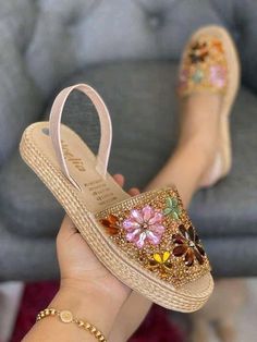 Diy Daisy, Shoe Hacks, Mexican Shoes, Pretty Sandals, Rainbow Shoes, Cute Shoes Heels, Fashion Shoes Sandals, Shoes Heels Classy, Shoes Hack