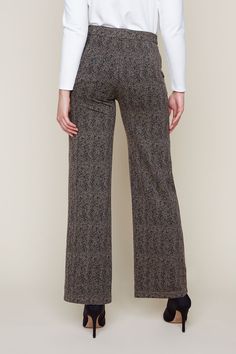 These Knit Herringbone Pants in Tan Combo are a stylish and comfortable addition to any wardrobe. Made with a trendy herringbone pattern, these pants provide a flattering fit and versatile style. The soft knit fabric offers both comfort and durability, making them a perfect choice for both work and play. Elegant Wide Leg Sweatpants For Fall, Elegant Wide-leg Sweatpants For Fall, Comfortable Full-length Workwear Bottoms, Comfortable Full-length Bottoms For Work, Fitted Jacquard Knit Bottoms, Comfortable Fall Trousers, Herringbone Pattern Trousers For Fall, Comfortable Trousers For Fall, Comfortable Fall Workwear Pants