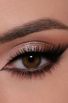 Machiaj Smokey Eyes, Teknik Makeup, Winged Eyeliner Makeup, Membentuk Alis, Mekap Mata, Wedding Eye Makeup, Prom Eye Makeup, Beginners Eye Makeup, Prom Makeup Looks