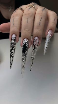 Claw Nails Designs, Fake Nails Designs, Gothic Nails, Claw Nails, Goth Nails, Classy Acrylic Nails, Crazy Nails, Pretty Gel Nails, Unique Acrylic Nails