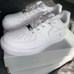 Classic Nike Air Force 1 Low Easyon Nike Air Force 1 Lace-up For Streetwear, Casual Nike Air Force 1 Low-top, White Af1, Nike Fashion Shoes, Nike Air Force 1 Low, Nike Fashion, Air Force 1 Low, Nike White, Kids Nike