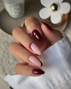 Go for golden glam with these autumn French tips! 🍁✨ Sparkle through the season. 💅 #GoldenNails #AutumnGlam #FrenchMani Dip Nail Ideas, Round Shaped Nails, Dip Nail, Elegant Nail Art, Plaid Nails, Burgundy Nails, Wedding Nails Design, Fall Nail Art