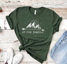 Mama Bear Shirt, Cute Christmas Shirts, Mountain Shirt, Botanical Shirt, Christmas Tree Shirt, Shirt Design Inspiration, Hiking Shirts, Tree Shirt