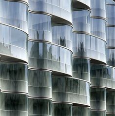 renaissance-paris-arc-de-triomphe-hotel Jones Brothers, Fritted Glass, Building Components, Mall Facade, Glass Facade, Building Skin, Facade Material, Modern Architects, Hotel Architecture