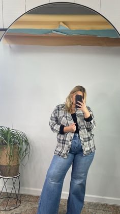 High Five Curvy Oversized Boyfriend Flannel Wrap yourself in the cozy comfort of this oversized boyfriend flannel, tailored for a curvy fit. Its generous cut provides the perfect balance of comfort and laid-back style, making it a versatile piece for layering over tees or under jackets. Size: 1XL, 2XL, or 3XL Color: Navy Oversized Flannel Shirt For Everyday, Fall Photo Outfits, Yarn Sweater, Cropped Wide Leg Jeans, Oversized Graphic Tee, My Fair Lady, Red Flannel, Oversized Tunic, Photo Outfit