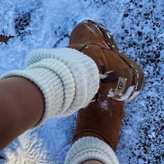 Vinter Mode Outfits, Winter Princess, Dr Shoes, 사진 촬��영 포즈, Winter Inspo, Leg Warmer, روتين العناية بالبشرة, Christmas Feeling, Winter Girls