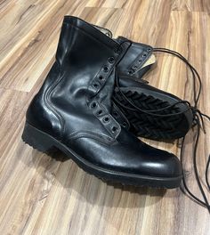 The boots are in like new, excellent condition with minor shelf wear. Please look over all the pics for measurements and condition and let me know if you have any questions!  We ship one or two days after receiving payment for purchases. Returns are not accepted. Thanks for dropping by. We're glad you found us! 80s Combat Boots, Retro Leather Steel Toe Boots, Vintage Combat Boots, Shoes Boots Combat, Black Combat Boots, Military Boots, Mens Shoes Boots, Saint Paul, Black Leather Boots