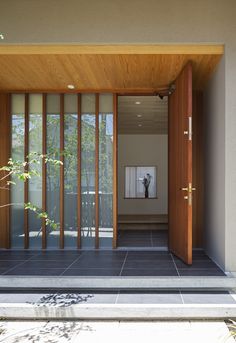 Japanese Scandinavian Exterior, Japanese Entrance Door, Japanese Front Door, Wood Door Entrance, Japanese House Entrance, Japanese Exterior Design, Japanese Entryway, Japanese Entrance, Japanese Exterior