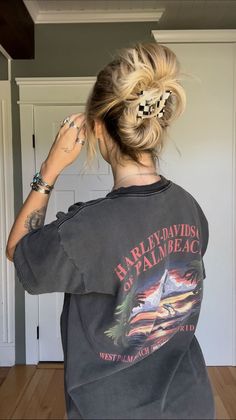 Claw clip style Pt 4 ~ twisted bun save & try 🦋clip @pinkpewter T-shirt is vintage from @shopsanft | Instagram Twist Bun, Clip Hairstyles, Hair Tutorials Easy, Beige Blonde, Clip In Extensions, Braided Bun, Boho Braids, Washing Hair, Boho Bridal