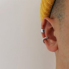 Type: AccessoriesMaterial: AlloySize: 15mmWarm tips:Before wearing earrings, you can wipe earringsdown with alcohol to prevent allergies from pierced ears Masc Earring, Best Earrings For Men, Tassel Earing, Stud Earrings For Men, Tough Girl, Silver Ear Cuff, Estilo Punk, Style Punk, Punk Style