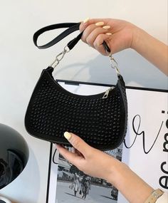 Bag linked 🖤 Fashion Online Shop, Solid Black, All Fashion, Latest Trends, Style Inspiration, Glitter