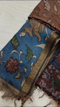 Pen Kalamkari Duppatas, Kalamkari Dupatta, Saree Painting Designs, Saree Painting, Saree Blouse Neck Designs, Saree Blouse Patterns