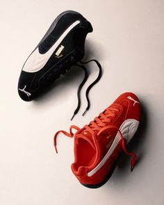 OG Returns: Puma Speedcat Makes a Triumphant Come back. Shop the Puma Speedcat OG now at UrbanStarRoma and own a piece of footwear history! Puma Speedcat, Maroon Shoes, Sneakers Outfit Men, Mode Shoes, Sneaker Outfits, Hype Shoes, Shoe Inspiration, Puma Sneakers