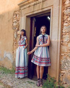 Traditional Summer Dress With Tiered Skirt, Traditional Tiered Skirt Dress For Spring, Traditional Spring Dresses With Tiered Skirt, Summer Folk Style Multicolor Skirt, Summer Bohemian Skirt With Traditional Patterns, Mexican Fashion Modern, Mexico Clothing, Mexican Traditional Clothing, Nightout Dress